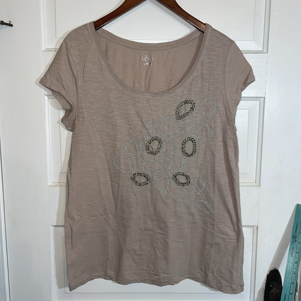 Ann Taylor tan cap sleeve tshirt decorated in embroidery and beading Large